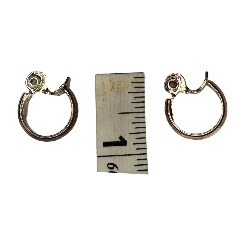 Vintage Silver-Tone Metal Hoop Ring Clip-on Earring Women's Fashion Jewelry - Picture 7 of 7